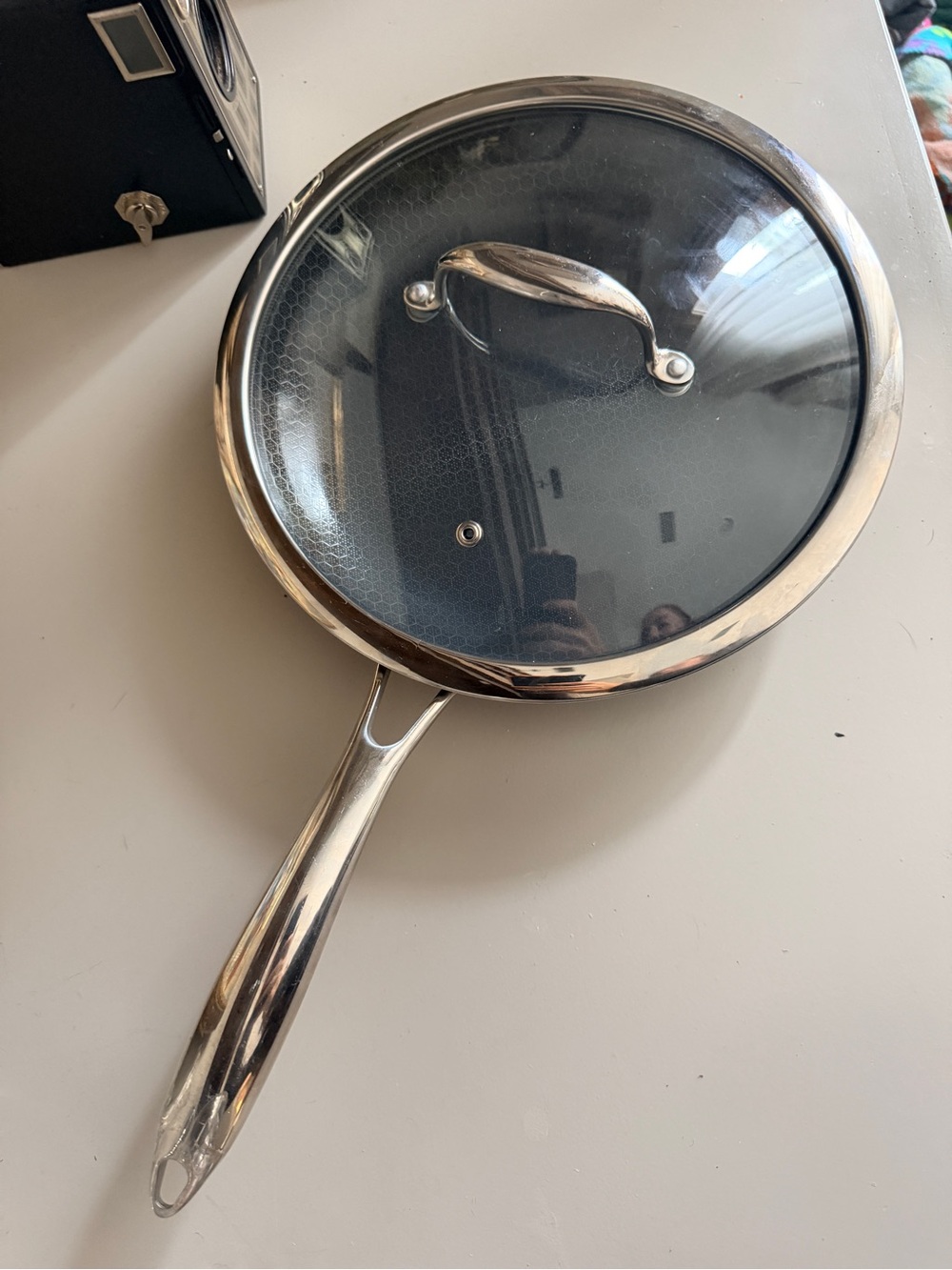 Hexclad Hybrid Fry Pan with Lid, 11” - Picture 7 of 9